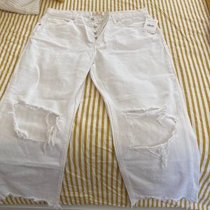 Free people distressed white NWT ankle flair 32